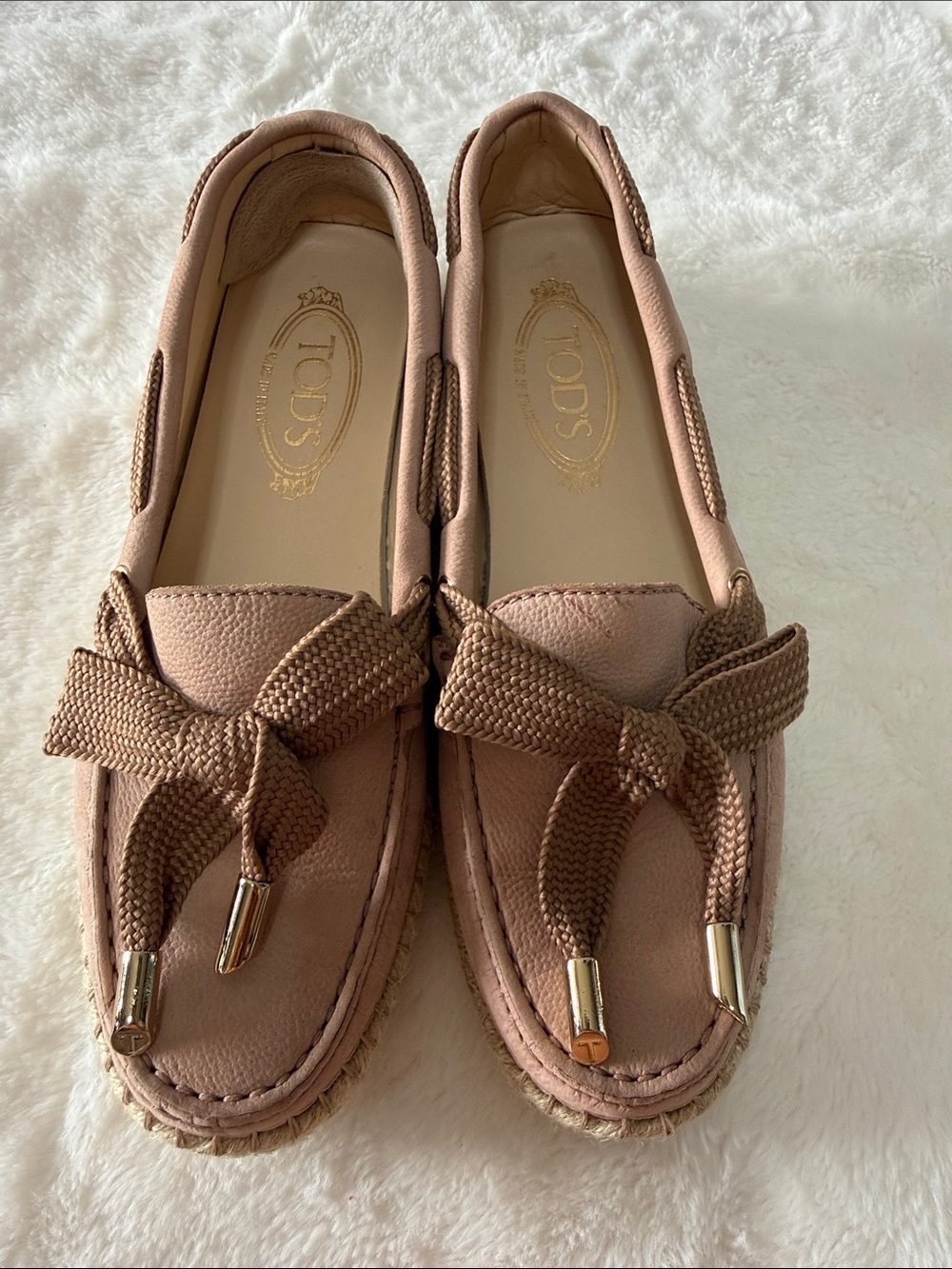 Tod's Gommino Leather Bow Loafers in Pink Neutral EU 38.5
